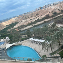 Crowne Plaza Muscat OCEC