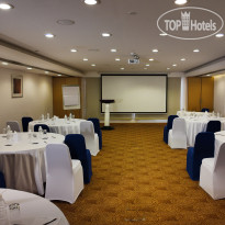 Golden Tulip Muscat