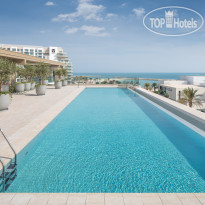 Инфинити-бассейн в Vida Beach Resort Marassi Al Bahrain 5*