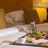 Gefinor Rotana Breakfast in bed with our qual