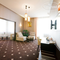 Ark Palace Hotel Apartments 