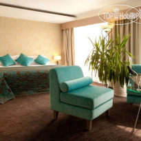Ramada Donetsk Suite Bed Room