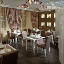 De Gaulle Boutique Hotel Restaurant