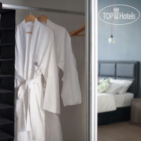 White Boutique Hotel