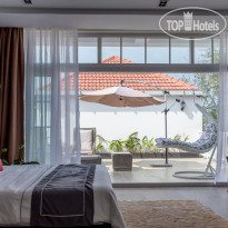 White Boutique Hotel
