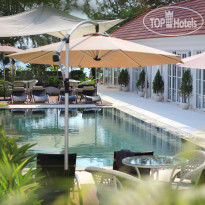 White Boutique Hotel