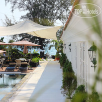 White Boutique Hotel