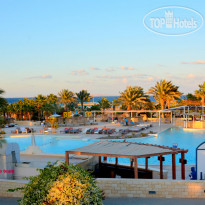 main swimming pool  в Coral Beach Hotel Hurghada 4*