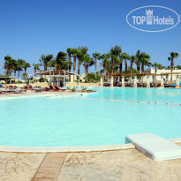 main swimming pool  в Coral Beach Resort Hurghada 4*