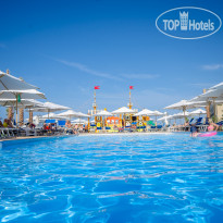 Главный бассейн в Titanic Royal 5*