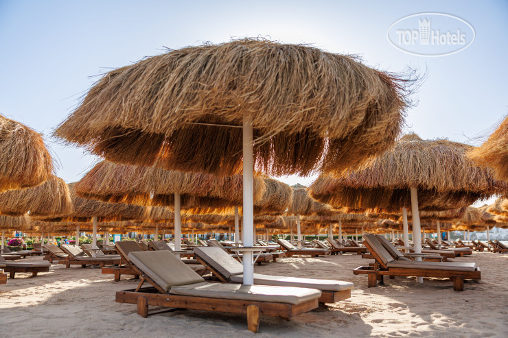 Пляж в SUNRISE Solara Aqua Park Resort 4*