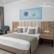 Pickalbatros Water Valley Resort - Neverland Hurghada Premium Family Room Pool View