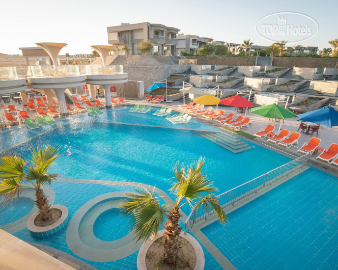 Hotelier's photos Long Beach Resort 4*