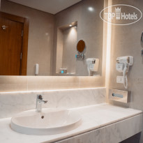 Sunny Days El Palacio Resort Elite Bathroom