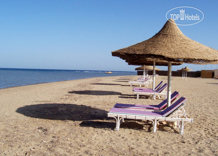 Пляж в Fanadir Resort 3*