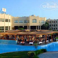 Три бассейна (открытые и закрытые) в Tia Heights Makadi Bay 5*