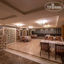 Serenity Alma Heights Andalucia Oriental Restaurant 