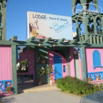 Charm Life Lodge 