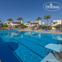 Naama Bay Hotel & Resort Олимпийский бассейн.
Вокруг не