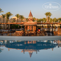 Iberotel Redsina Waterside pool bar
