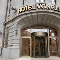 Central and Venetia Отель