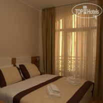 Leon Hotel