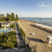 Hotel Black Sea Вид из отеля на парк и пляж