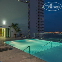 Hampton by Hilton Cartagena Бассейн на 17 этаже отеля