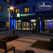 Holiday Inn Express Warsaw Airport 