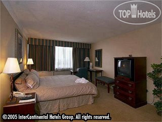 New photos from tourists Holiday Inn Toronto Airport 3*
