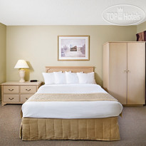 Sandalwood Suites Toronto Airport Hotel 