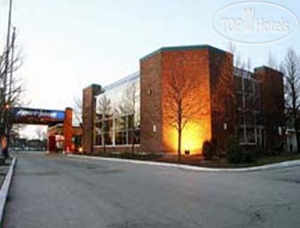 Фотографии отеля  Howard Johnson Inn and Suites Toronto East 2*