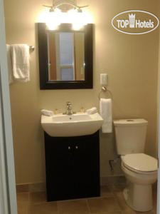 Новые добавленные фото туристов Knights Inn Toronto 2*
