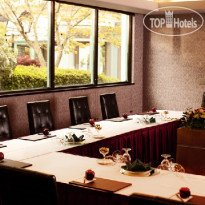 Executive Airport Plaza Hotel & Conference Centre 