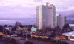 Фотографии отеля  Sandman Signature Hotel Vancouver Airport 3*