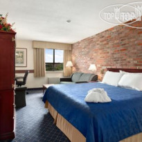 Travelodge Barrie on Bayfield 