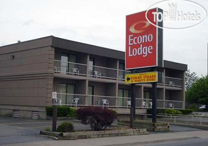 Фотографии отеля  Econo Lodge By the Falls 2*