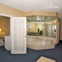 Monte Carlo Inns - Oakville Suites 