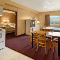 Howard Johnson Inn Leamington 