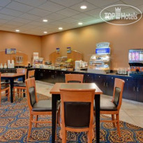 Holiday Inn Express & Suites Airport - Calgary