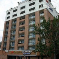 Holiday Inn Express Hotel & Suites Calgary 4*