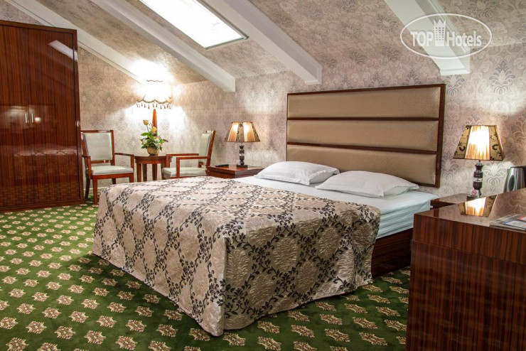 City Line Boutique Hotel