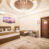 Leader Hotel 