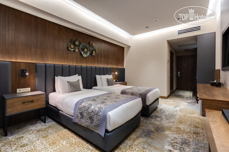 Shamsan Airport Hotel