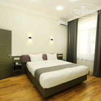 Parklane Hotel 