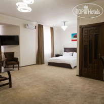 Alexander Hotel 