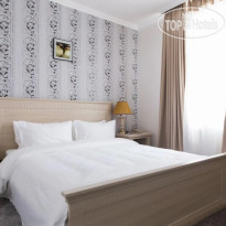 Alexander Hotel 