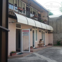 Empire Hotel 