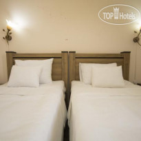 Log Inn Boutique Hotel 