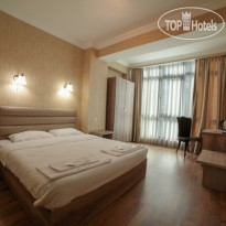 L Plaza Hotel 